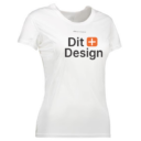 Hvid T-shirt viser teksten "Dit + Design" foran. Øverst står "GEYSER" diskret. T-shirten er placeret mod en ensfarvet baggrund, hvilket fremhæver designet.