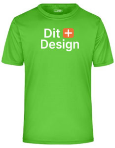 Grøn t-shirt viser teksten "Dit Design" med hvid skrift. T-shirten hænger frit uden baggrund, hvilket fremhæver dens farve og besked.