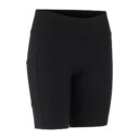 Sort par cykelshorts står i et hvidt studie, med sidelomme og høj talje.