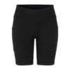 Korte sorte sportsshorts vises forfra, uden synlige logoer eller tekst. Shortsene er placeret mod en hvid baggrund og har en høj talje og tætsiddende pasform.