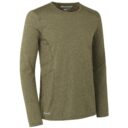 En olivengrøn langærmet T-shirt med mærket "GEYSER" trykt på brystet og ved kanten af bunden af trøjen. Trøjen er præsenteret på en hvid baggrund.