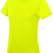 En lys gul T-shirt hænger i luften. Den har korte ærmer og en rund halsudskæring. Baggrunden er hvid.