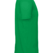 Grøn t-shirt ses fra siden, visende ærme og axel. Trøjen er placeret mod en hvid baggrund, hvilket fremhæver den ensfarvede og simple design. Ingen tekst til stede.