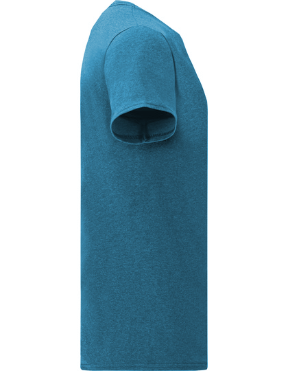 Group 158 (10) En blå t-shirt set fra siden, hænger roligt uden bevægelse, mod en ensfarvet baggrund.