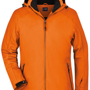 Orange jakke med hætte og lynlås; hænger frit mod en hvid baggrund. Designet med side- og håndlommer, og manchetter med velcro, giver et sporty, funktionelt udtryk velegnet til udendørsbrug.