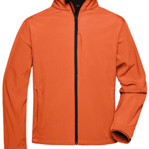 Orange jakke med lynlås op ad midten og høj krave; ærmerne er lange, og der er en lomme på venstre bryst. Ingen tilføjet tekst.