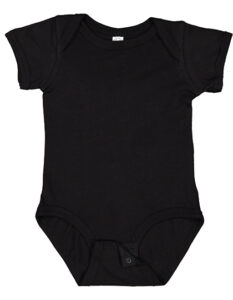 Sort body suit ligger fladt, skabende et enkelt tøjstykke uden tekst eller mønster, placeret mod en ensfarvet hvid baggrund.