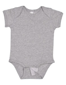 Grå babybody uden ærmer vises foldet ud i et neutralt studieomgivelser. Ingen tekst er synlig.