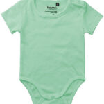 Lysegrøn babybodystocking med korte ærmer og knapper ved skulder og bund. Beliggende mod hvid baggrund. Tekst: "Neutral®- This garment is made of organic cotton".