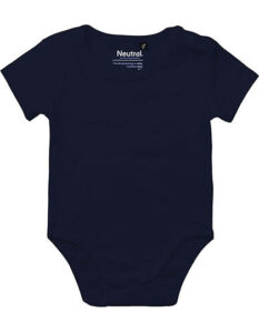Mørkeblå baby-bodystocking ligger fladt. Den har korte ærmer og rund hals. Omkringliggende område er neutralt uden udsmykning eller genstande.