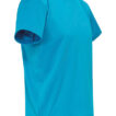 En blå t-shirt hænger frit uden baggrund. T-shirten har korte ærmer og er foldet let ved ærmer og hals, hvilket antyder, at den er ny og ubrugte.