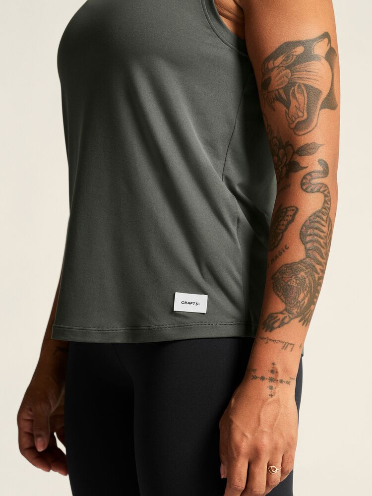 Collective Singlet W