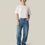 UM T-Shirt (OCS) 
Loose Fit Unisex