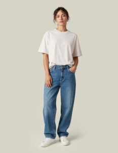 UM T-Shirt (OCS) 
Loose Fit Unisex
