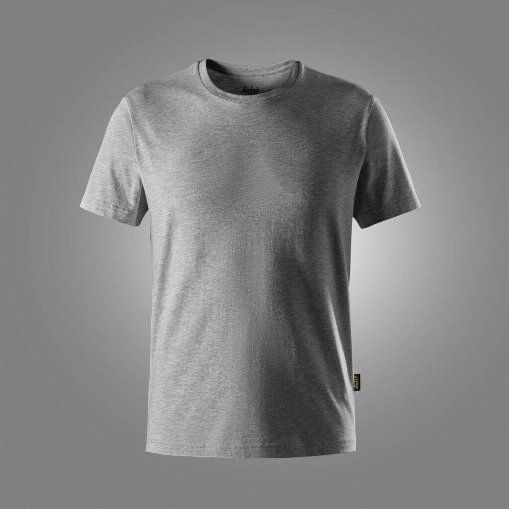 T-shirt med slim fit