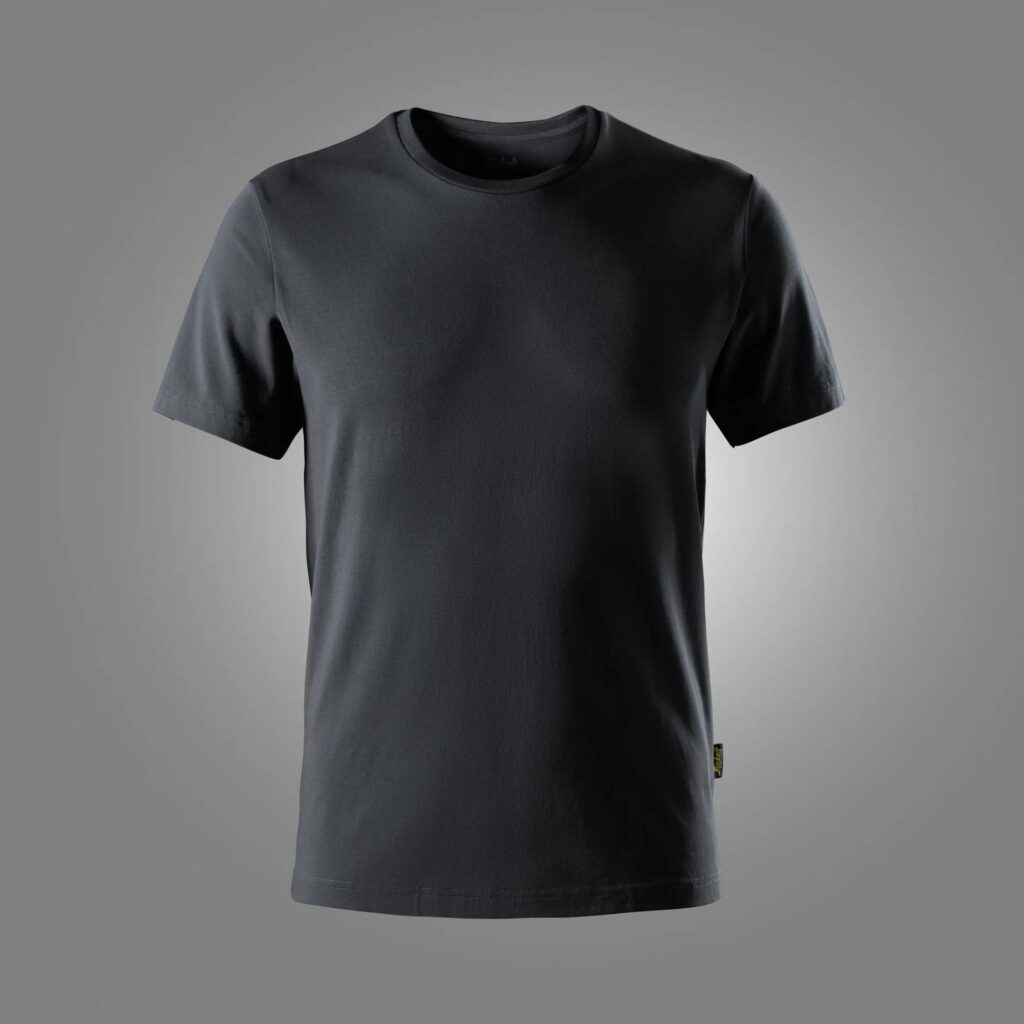 T-shirt med slim fit